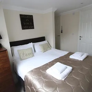 Holiday home Westcliff House - 4 Bedrooms, Bournemouth