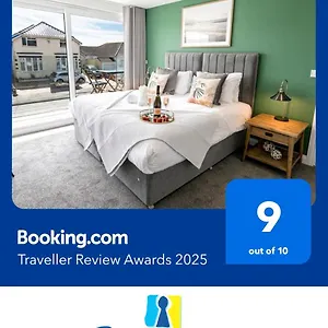 Apartment Bournecoast - Stylish Flat With Balcony - Sea Glimpses - 10 Min Walk To - Parking - Wifi - Fm8406, Bournemouth