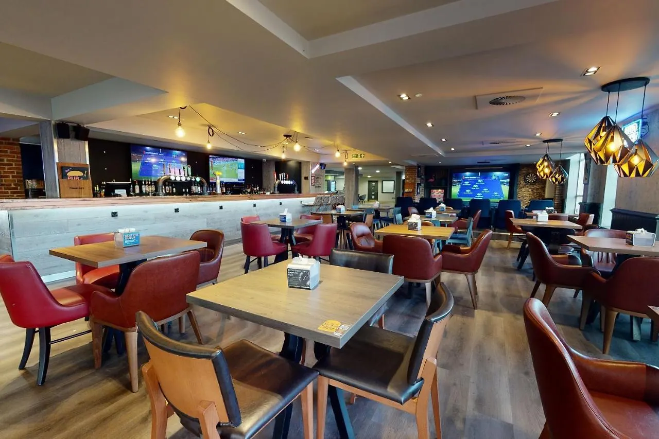 Village Hotel Bornemouth 3*,