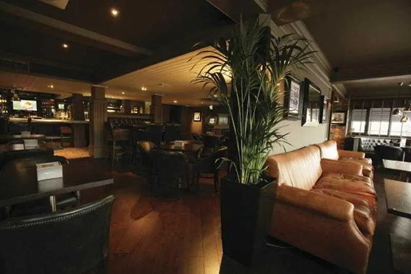 Village Hotel Bornemouth 3*,