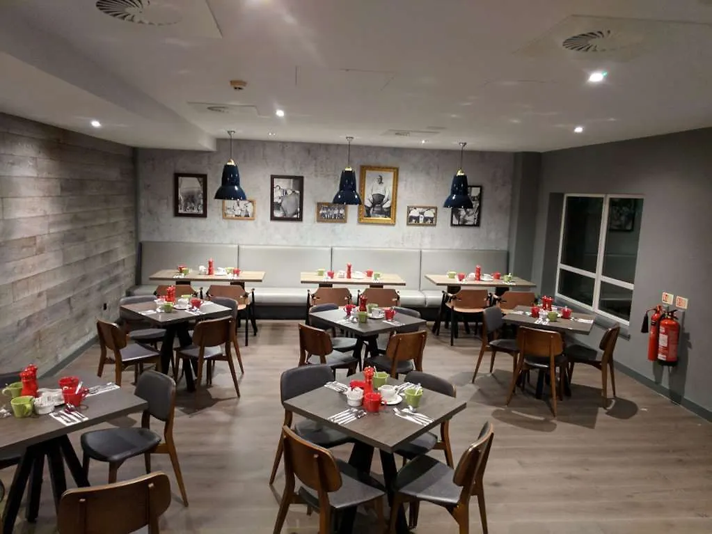 Village Hotel Bornemouth 3*,